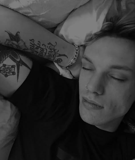 Jamie Campbell Bower Icon, Jamie And Joseph, Jaime Campbell Bower, Jamie Bower, Jace Wayland, Jamie Campbell, Jamie Campbell Bower, Beautiful Disaster, Stranger Things Funny