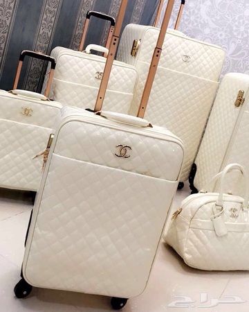 Classy Handbags For Women, Classy Handbags, Women Hand Bags, Trending Bags, Backpack Luxury, Purse Aesthetic, Purse Luxury, Girly Bags, Purses For Women