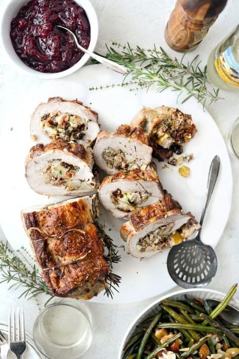 Bacon Pear and Blue Cheese Stuffed Pork Loin - Simply Scratch Pear Stuffed Pork Loin, Stuffed Pork Recipes, Wyse Guide Recipes, Pork Roulade, Stuffed Pork Loin, Wyse Guide, Applewood Bacon, Pear Crumble, Apple Pork