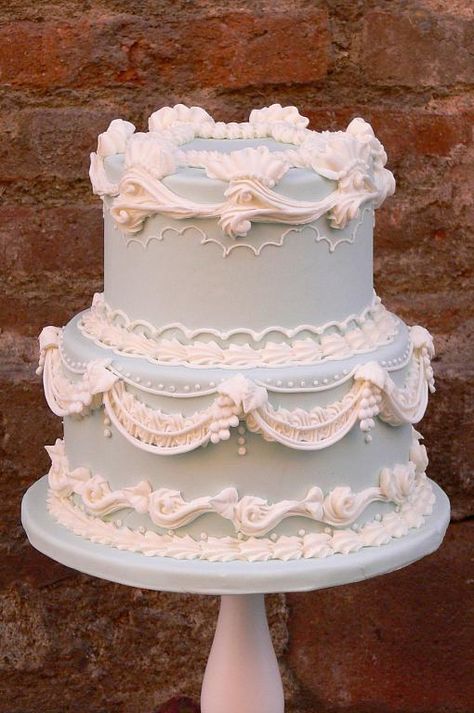 Aprender o Método de Lambeth, UMA avançada craftsy Decora�ção de Bolos Classe Wedding Cake Piping Designs, Wedding Cake Piping, Cake Piping Designs, Vintage Pasta, Bolo Vintage, Cake Piping, Cupcakes Decorados, Cake Decorating Classes, Pastel Decor