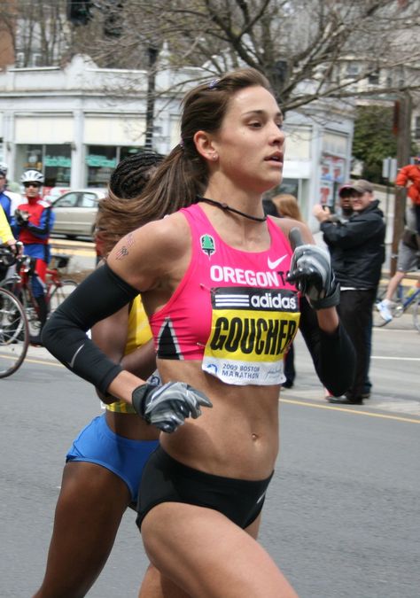 Kara Goucher, Olympic Triathlon, Long Distance Runner, Distance Runner, Ab Roller, Runner Girl, Boston Marathon, Running Inspiration, Fitness Magazine