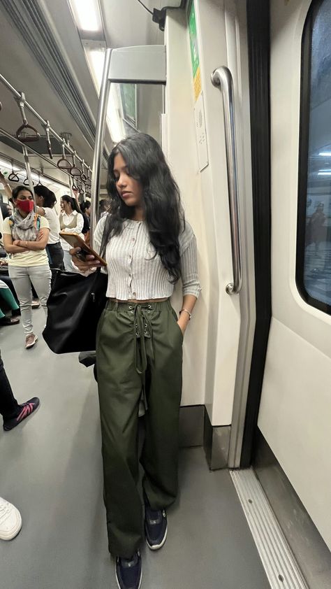 Trousers, crop top, Urbanic, outfit inspo, summer outfits, college outfits Frocks For College, Urbanic Outfit, Crop Top Baggy Pants Outfit, Urbanic Tops, Summer Outfits College, Baggy Pants Outfit, Outfits College, Outfits For School, Frock For Women