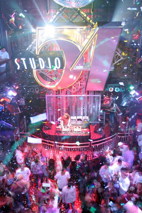 Studio 54 Aesthetic, Studio 54 Party, 70’s Disco, Disco Aesthetic, Disco Glam, Disco Night, Nightclub Design, Disco Club, Coffee In The Morning