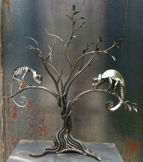 ♡LL Metal Sculpture Artists, Metal Welding Art, Welding Art Projects, Metal Tree Wall Art, Metal Garden Art, Steel Art, Metal Art Diy, Steel Sculpture, Metal Art Welded