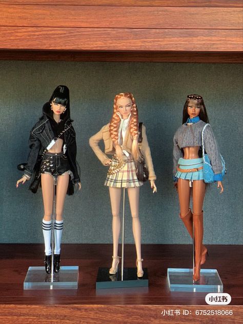 Preforming Outfits, Bratz Outfit, Fashion Dolls Photography, Rave Fits, Barbie Wardrobe, Barbie Collector Dolls, Barbie Dress Fashion, Beautiful Barbie Dolls, Fashion Aesthetics