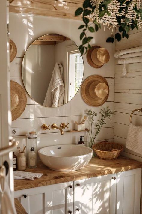 Bad Boho Style, Bali Style Bathroom, Bathroom Design Farmhouse, Rustic Boho Bathroom, Vanity Ideas Bathroom, Bathroom Ideas White, Guest Bathroom Essentials, Luxury Bathroom Rug, Mirror Ideas Bathroom