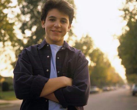 Fred Savage was cast as Kevin Arnold at 12. Brunette Guys, Kevin Arnold, Winnie Cooper, Fred Savage, Danielle Fishel, Wonder Years, Favorite Actors, Old Tv, Best Series