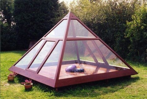 Cool idea... greenhouse and meditation space? Diy Pyramid, Outdoor Meditation Space, Pyramid House, Outdoor Meditation, Greenhouse Design, Meditation Rooms, Greenhouse Plans, Geodesic Dome, Building A Shed