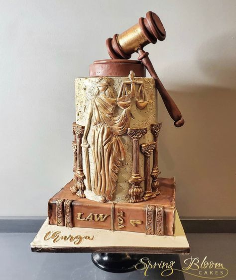 Lawyer Cake, Graduation Cake Designs, Law School Graduation Party, Cupcakes Design, Law Office Decor, Law School Life, Law School Inspiration, Book Cakes, Law Of Karma