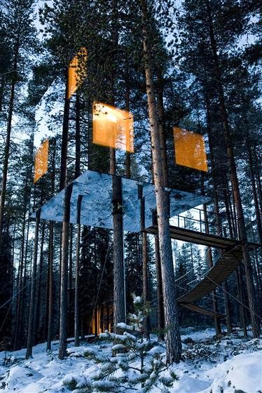 reflective treehouse  The Treehotel, tucked near the Lule River in Sweden, capitalizes on the surrounding forest with its reflective glass that shows off the great outdoors. Hidden Houses In Nature, Pavillion Architecture, Architecture Cool, Treehouse Hotel, Sweden House, Glass Houses, Tree House Designs, Design Exterior, Hanging Garden