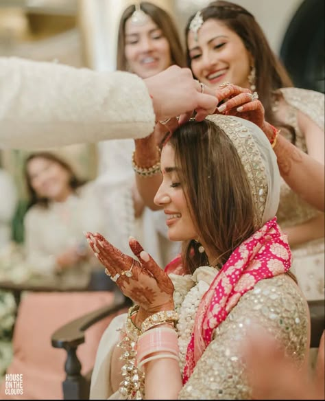 Arpita Mehta Wedding, Groom Indian Wedding Outfits, Indian Wedding Aesthetic, Arpita Mehta, Indian Wedding Favors, Indian Wedding Poses, Groom Photoshoot, Beautiful Bangles, Bridal Chura