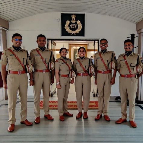 Ips Police Wallpaper, Upsc Motivation Wallpaper Hd, Ips Officers Lady, Ias Upsc Wallpapers, Ips Officer, Alcohol Pictures, Indian Police Service, Police Outfit, Job Motivation