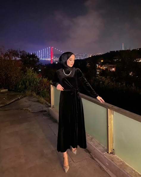 Outfit Prom Night Hijab, Dress Promnight Hijab, Hijabi Dinner Outfit, Hijab Prom Dress, Ootd Dinner, Wedding Event Dresses, Hijab Fashion Summer, Black Hijab, Ootd Women