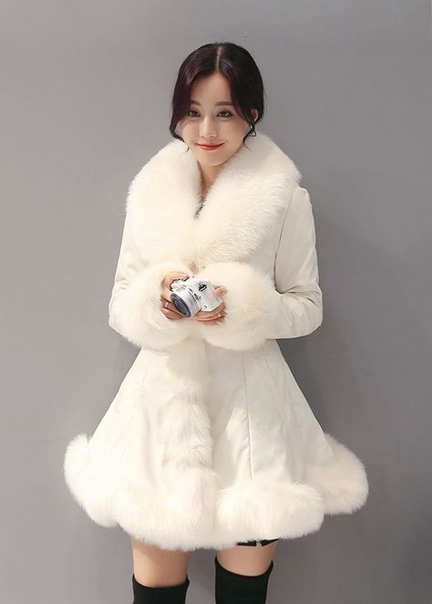 Fluffy Winter Dress, White Fluffy Outfit, Fur Dress Outfit, Fur Outfits Women, White Fur Dress, White Fur Coat Outfit, Dress With Fur Coat, White Winter Dress, Chic Winter Coat