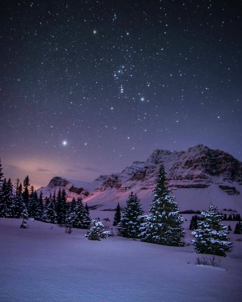 Dan Cormier, Beautiful Winter Pictures, Night Sky Photography, Gorgeous Scenery, Pretty Landscapes, Winter Photos, Winter Scenery, Winter Beauty, Winter Pictures