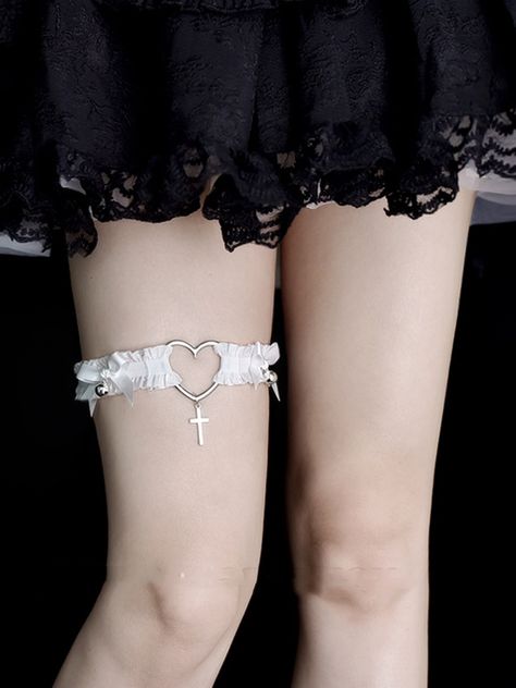 This price is for a leg loop only.   	 		 			Size 			Free Size 		 		 			Width 			2.2 		 		 			Thigh 			34-58 Garters Aesthetic, Thigh Accessories, Thigh Garters, Best Oscar Dresses, Thigh Jewelry, White Garter, Thigh Band, Thigh Garter, Leg Garters