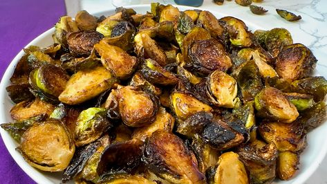 Seasoned Vegetables, Brussels Sprout, Sprout Recipes, Brussels Sprouts Recipe, Vegetarian Appetizers, Celebrity Chef, Keto Foods, Quick Weeknight Dinners, Thanksgiving Sides