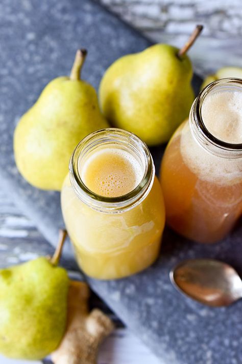 Pear Juicing Recipes, Pear Juice Recipes, Ginger Muffins, Diy Juice, Pear Ginger, Bartlett Pears, Vegan Caramel, Strawberry Juice, Pear Juice