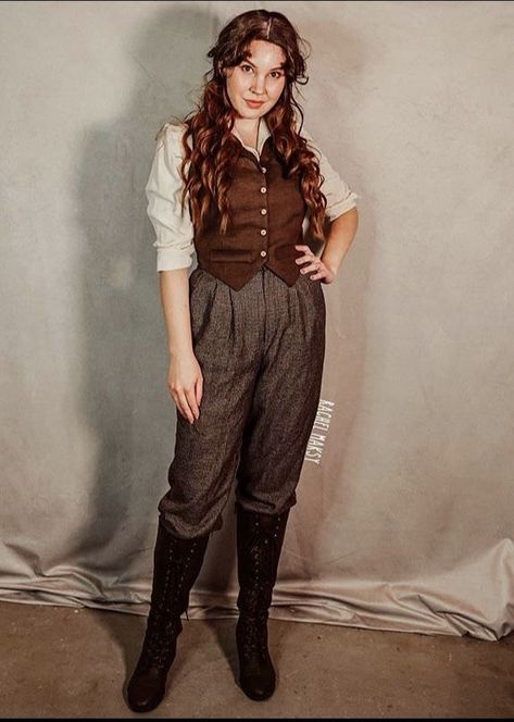 Modest Steampunk Fashion, Vintage Riding Outfit, Victorian Working Women, History Bounding Victorian, Renfaire Outfit Steampunk, Victorian Adventurer Outfit, Dark Academia Steampunk Outfit, 40s Outfits For Women Vintage, Dickens Faire Costume