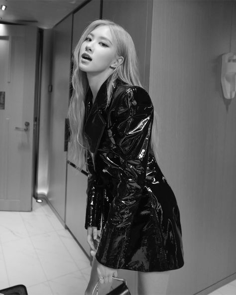 Rose Ysl Event, Rosé Ysl Event, Ysl Event, Ysl Girl, Rosé Ysl, Model Tips, Mode Ulzzang, Rosé Hot, Devon Aoki