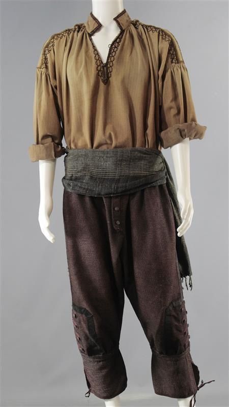 Common Clothes Dnd, Pirate Garb, Training Outfit, Outfit Reference, Medieval Clothes, Pirate Outfit, Black Sails, Medieval Clothing, Pirate Costume