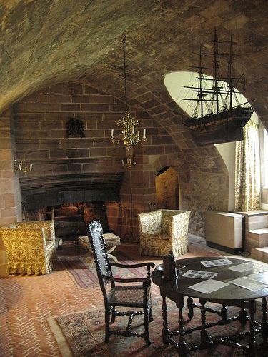 Sitting room of Lindisfarne Castle Lindisfarne Castle, Castle Interiors, Stone Walls Garden, Edwin Lutyens, Parlor Room, English Architecture, Ice Houses, English Decor, Castles Interior