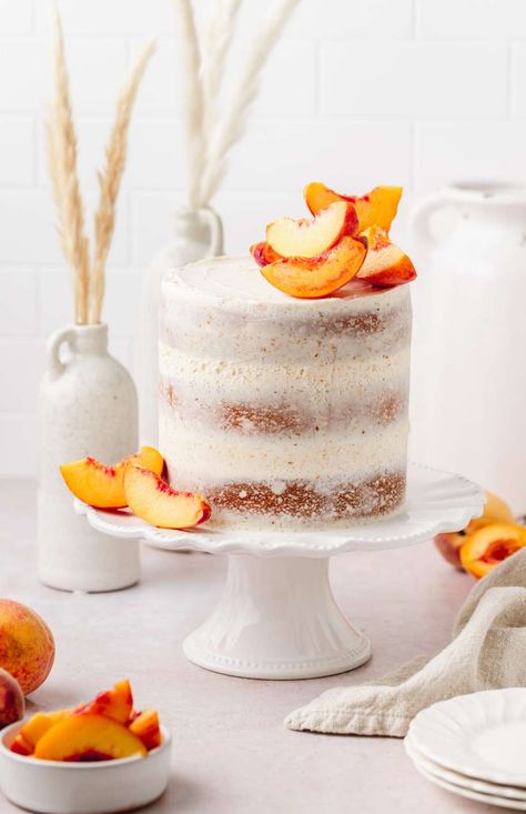 This brown butter peach layer cake has three layers of light, brown butter cake topped with a nutty, brown butter butter cream, and is filled with spiced peaches! Peach Layer Cake Recipe, Peach Birthday Cake, Peach Wedding Cake, Spring Cakes Recipes, Brown Butter Cake, Summer Birthday Cake, Spiced Peaches, Birthday Cake Flavors, Layer Cake Recipes