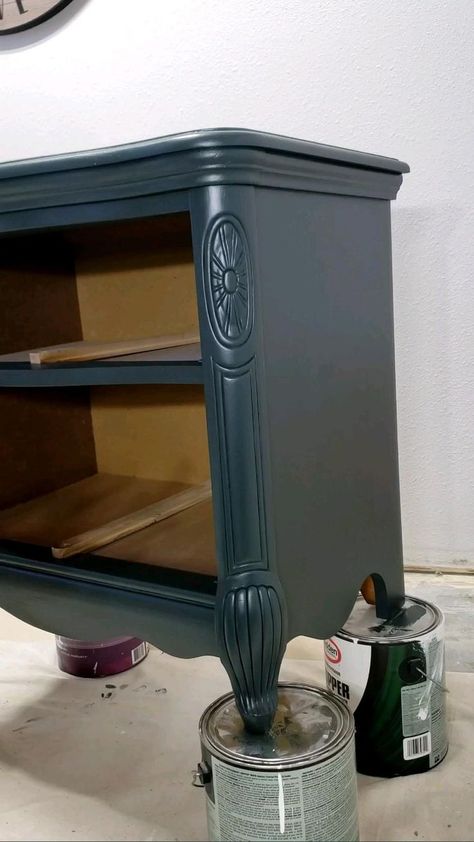 Gold rush.. in 2022 | Refinishing furniture diy, Painted furniture, Diy furniture renovation Diy Furniture Flip, Refinishing Furniture Diy, Furniture Painting Techniques, Gothic Furniture, Diy Furniture Renovation, Furniture Rehab, Furniture Repair, Furniture Renovation, Painting Furniture Diy