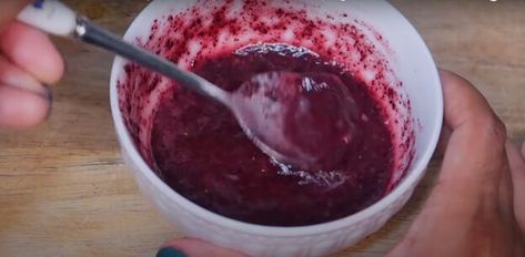 Dry Hibiscus Flower Uses, Hibiscus And Honey Firming Cream Diy, How To Make Hibiscus Powder, Hibiscus Powder Recipes, Hibiscus Honey Firming Cream, Diy Hibiscus Face Serum, Hibiscus Skin Care Diy, How To Dry Hibiscus For Tea, Hibiscus Face Mask Diy