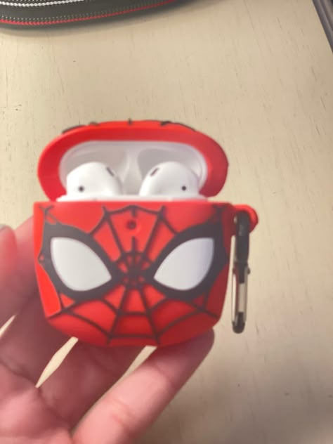 Airpods Case Spiderman, Spider Man Airpod Case, Spider Man Car Accessories, Spider Man Stuff, Marvel Gift Ideas, Spiderman Things, Spiderman Stuff, Spiderman Room, All Spiderman