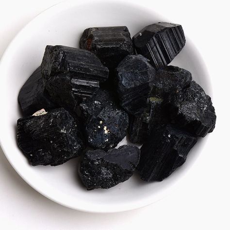 Black Tourmaline Stone, Metaphysical Shop, Black Tourmaline Crystal, Rock Minerals, Crystals In The Home, Stone Crafts, Tourmaline Stone, Mineral Stone, Tourmaline Crystal