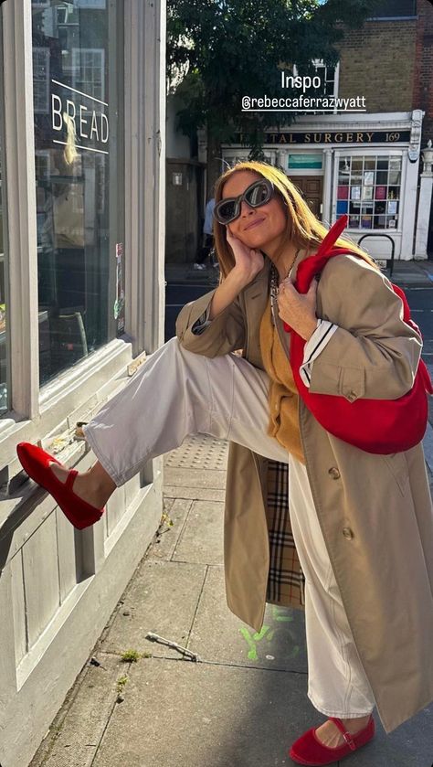 Looks Street Style, Coat Outfits, Mode Inspo, Red Outfit, 가을 패션, Autumn Outfit, Looks Style, Mode Inspiration, Red Shoes