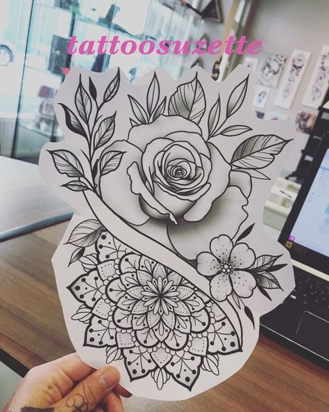 Mandala With Flowers Tattoo, Mandala Tattoo Flower, Floral Mandala Tattoo Design, Floral Com Mandala, Tattoo Ideas Mandala, Mandala Tattoo Design Women, Mandala Flower Tattoo, Tattoo Designs Black And White, Tattoo Designs Watercolor