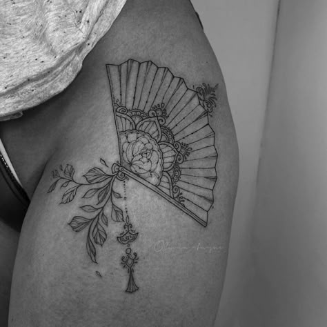 Calf Piece Tattoo Women, Fan Tattoo Placement, Japanese Fan Tattoo, Victorian Tattoo, Japanese Fans, Tattoo Mini, Idea Tattoo, Birthday Tattoo, Fan Tattoo