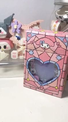 Cardboard Cute Crafts, Cute Stuff To Make For Your Gf, Hello Kitty Present Ideas, Hello Kitty Diy Ideas, Sanrio Things To Draw, Hello Kitty Cardboard Flip Phone Template, Easy Hello Kitty Crafts, Kuromi Gifts Diy, Kuromi Diy Paper