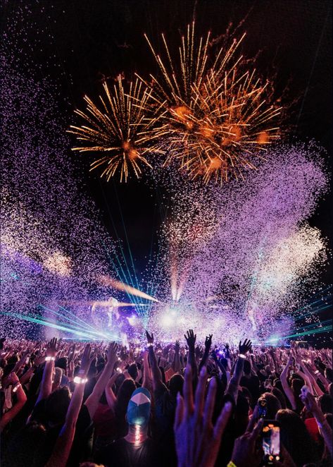 Concert Aesthetic Coldplay, Coldplay Concert Aesthetic, Coldplay Aesthetic, Coldplay Music Of The Spheres, Fireworks Party, Tomorrowland Festival, Music Of The Spheres, Edm Music Festivals, Coldplay Music