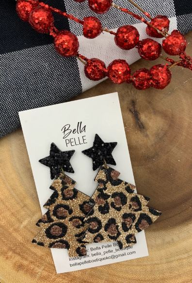 Glitter Christmas Tree, Handmade Leather Jewelry, Diy Leather Earrings, Leather Jewelry Diy, Winter Earrings, Holiday Earrings, Buffalo Plaid Christmas, Glitter Earrings, Diy Cricut