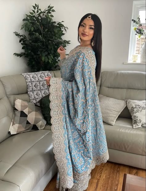 Dekha Dekhi Outfit, Saree Asthetics, Bengali Clothes, Nagar Kirtan, Asian Fits, Eid Outfits Ideas, India Traditional Dress, Designer Dresses Couture, Jalabia Styles