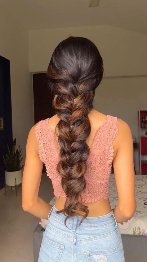 Messy Braided Hairstyles, Hair Style On Saree, Hair Wedding Styles, Engagement Hairstyles, Bridal Hairdo, Long Hair Wedding, Traditional Hairstyle, Cute Quick Hairstyles, Easy Hairstyles For Thick Hair