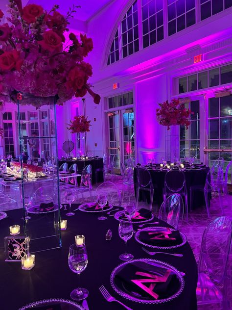 Dark Purple Sweet 16, Black And Pink Sweet 16, Purple And Pink Party, Purple Birthday Decorations, Hollywood Sweet 16, Red Carpet Sweet 16, Mascarade Ball, Purple Sweet 16, Fuschia Wedding