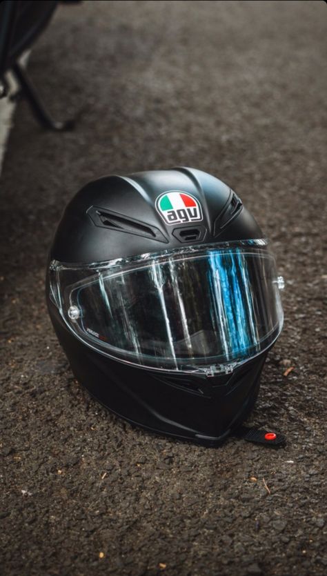 Agv Helmet Wallpaper, Rider Outfit, Agv Helmet, Shoei Helmets, Agv Helmets, Biker Helmets, Motorcycle Aesthetic, Wallpaper Android, Couple Songs