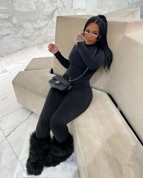 Winter Outfits Black Women, Emmys Red Carpet, Deadpool And Wolverine, Classy Winter Outfits, The Emmys, Winter Fashion Outfits Casual, Cold Outfits, Paris Outfits, Looks Black