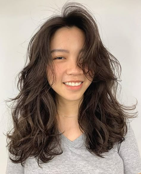 Korean Perm Medium Hair, Korean Perm Medium Length, Japanese Perm Medium, Asian Hair Perm Medium Lengths, Short Curly Asian Hair, Wavy Perm Medium, 2023 Asian Hair, Medium Permed Hair, Korean Perm Medium