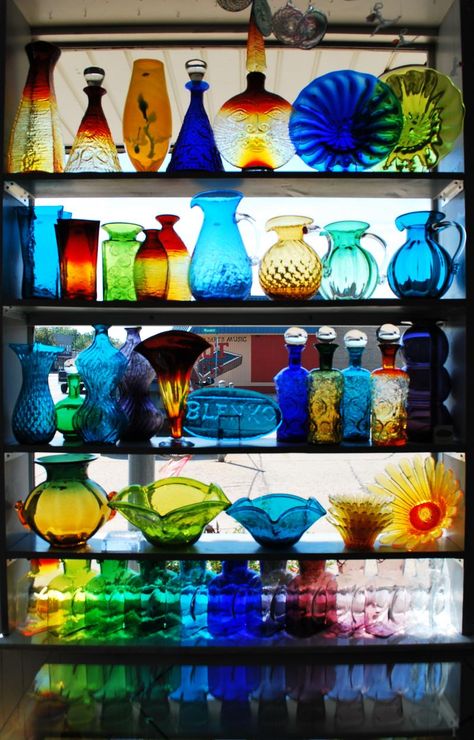 Colored Glass Vases, Blenko Glass, Coloured Glass, Gorgeous Glass, Glass Decanter, Glass Company, Glass Vases, Bottles And Jars, Vintage Glassware