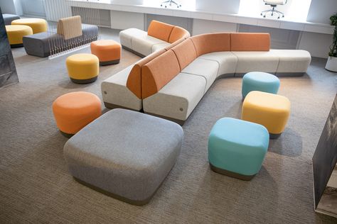 IDEON Pasea Lounge Collaborative Furniture, Office Design Trends, Lobby Seating, Modular Lounge, Lobby Interior Design, School Interior, Office Lounge, Lobby Interior, Modular Lounges