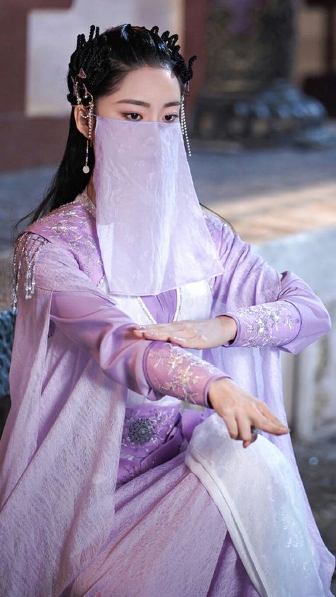 Chinese Robe Women, Face Veil Aesthetic, Hanfu Veil, Chinese Face Veil, Chinese Veil, Rainbow Prom Dress, Veiled Girl, Veil Dress, Chinese Princess