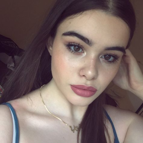 Barbie Ferreira 2014, Barbie Ferreira Aesthetic, Barbara Ferreira, Kat Hernandez, Brunette Aesthetic, Character Vibes, Barbie Ferreira, Vintage Hollywood Glamour, Cindy Kimberly