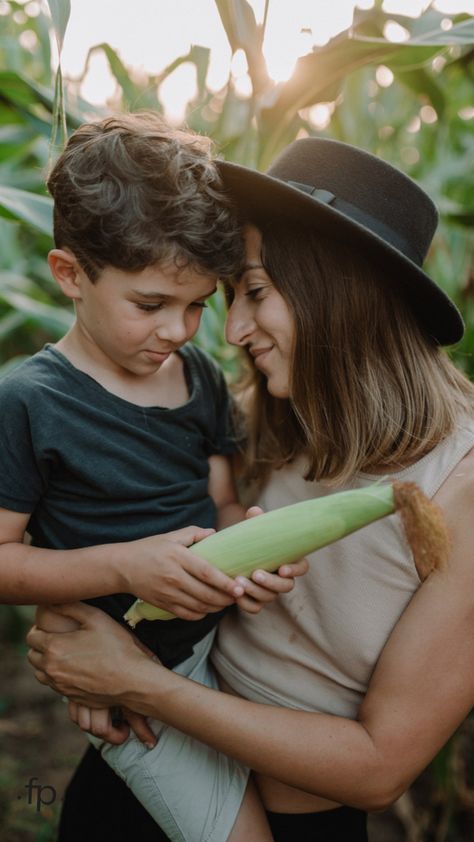 Corn field photoshoot idea, mom and son with corn, corn field Corn Field Photoshoot Family, Corn Field Photoshoot, Fields Photoshoot, Family Photo Studio, Corn Fields, Sunset Photoshoot, Field Photoshoot, Corn Field, Mom And Son