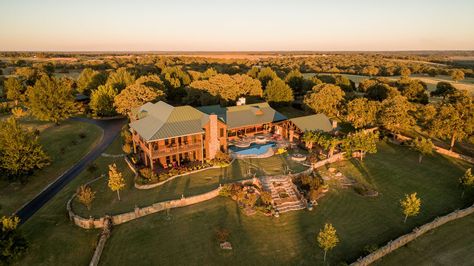 Terry Bradshaw’s Sprawling Oklahoma Ranch Is On the Market Homes Of The Rich, Ranches For Sale, Home Entry, Fayette County, Equestrian Facilities, Celebrity Music, Front Steps, Farm Buildings, Horse Ranch