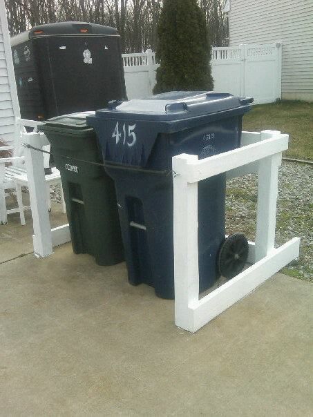 trash can corral Can Organizer, Woodworking Skills, Outdoor Landscaping, Outdoor Projects, Beach House Decor, Boss Lady, House Decor, Lake House, Home Projects